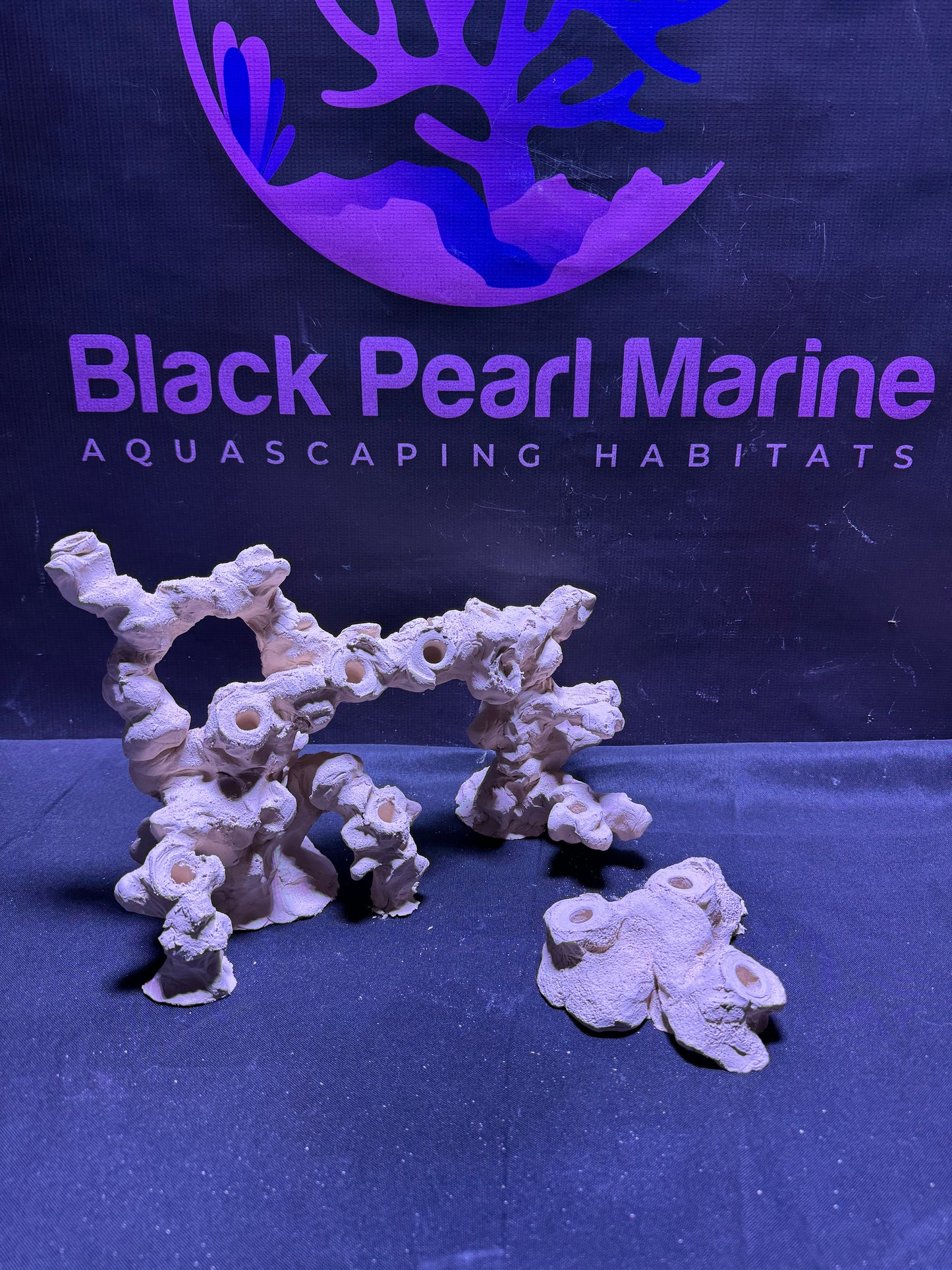 Ceramic Reef Rock Frag Hole Set 041125 (L33cm/H20cm/D17cm)